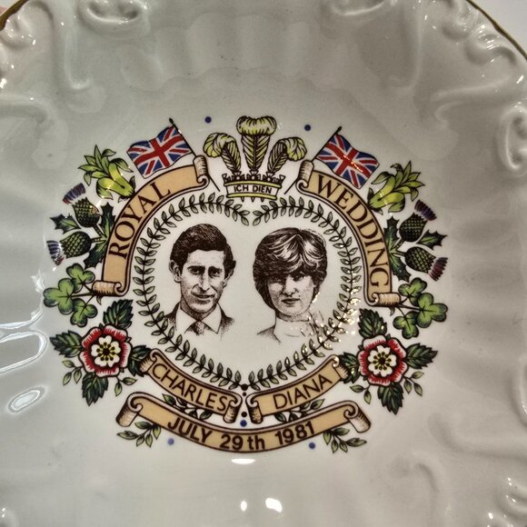 K Aynsley & Co Ltd - Prince Charles/Lady Diana Commemorative 1981 Wedding Dish - Picture 3 of 5